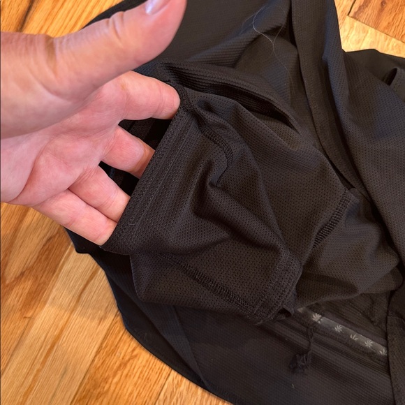 Athleta tennis skirt size XS. Built in mesh shorts, non-slip hem, ball pockets - Picture 7 of 14